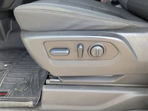 Used 2023 Chevrolet Silverado 2500 Custom w/ Custom Value Package image 31