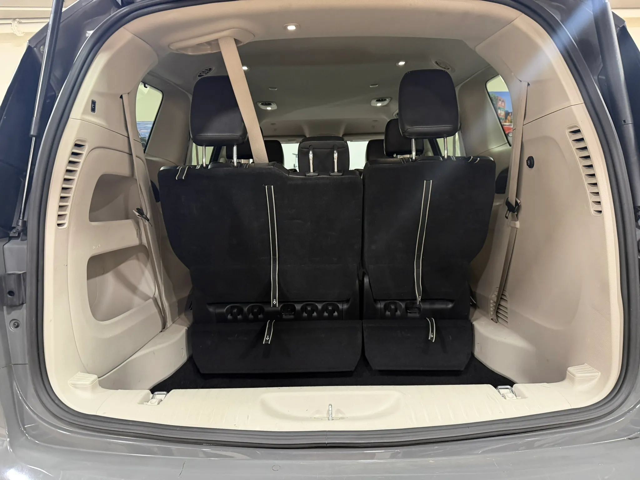 Used 2022 Chrysler Pacifica Touring-L FWD image 26