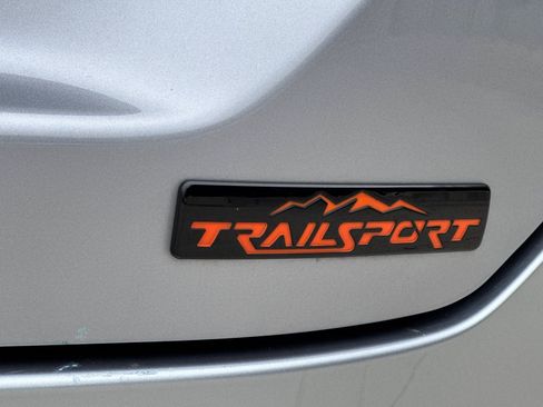 Used 2025 Honda Pilot TrailSport image 29