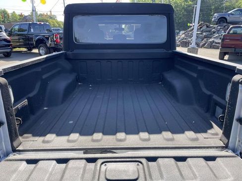 Used 2023 Jeep Gladiator Sport AWD/4WD image 8