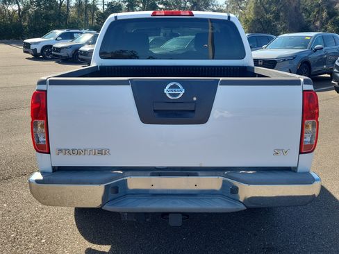 Used 2011 Nissan Frontier SV image 5