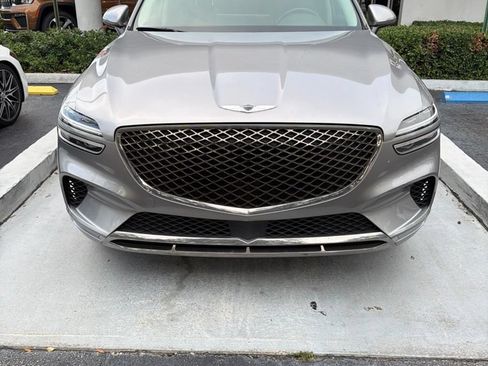 Used 2022 Genesis GV70 2.5T AWD/4WD image 2
