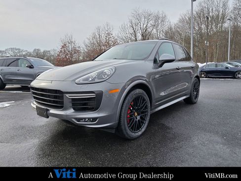 Used 2018 Porsche Cayenne GTS image 4