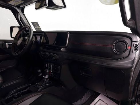 Used 2024 Jeep Wrangler Unlimited Rubicon image 31