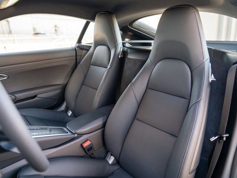 Used 2025 Porsche 718 Cayman image 5