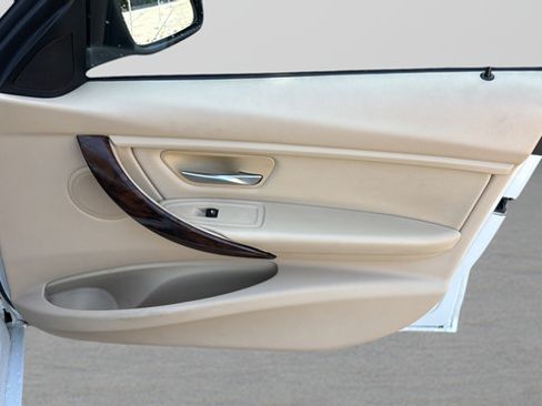 Used 2015 BMW 320i Sedan RWD image 20