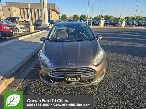 Used 2015 Ford Fiesta SE w/ Equipment Group 201A FWD image 9