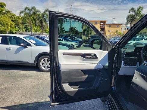 Used 2025 Chevrolet Suburban Premier w/ Sun And Tow Package RWD image 21