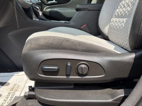 Used 2023 Chevrolet Equinox LT image 12
