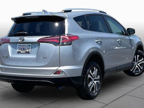 Used 2016 Toyota RAV4 LE FWD image 12
