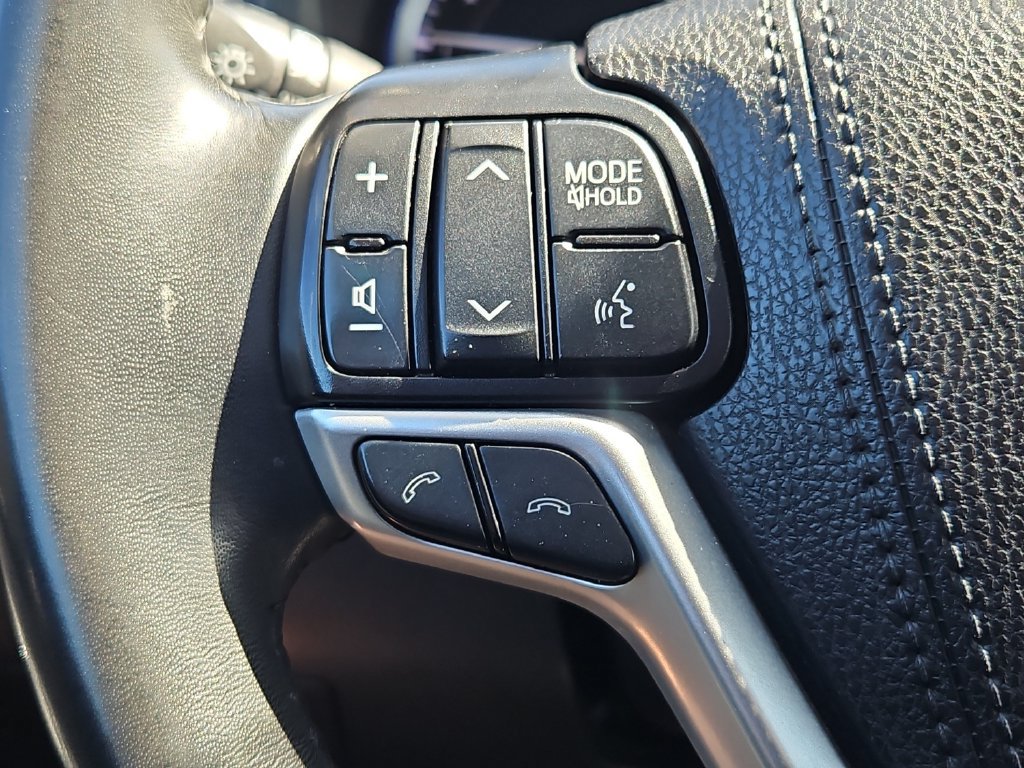 Used 2019 Toyota Highlander SE AWD/4WD image 26