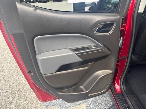 Used 2021 Chevrolet Colorado Z71 w/ Safety Package AWD/4WD image 19