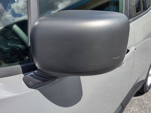 Used 2020 Jeep Renegade Sport w/ Sport Appearance Group FWD image 9