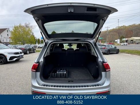 Certified 2023 Volkswagen Tiguan SE w/ Panoramic Sunroof Package AWD/4WD image 19