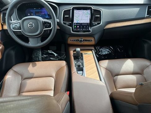 Certified 2023 Volvo XC90 B6 Plus AWD/4WD image 17