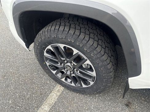 Used 2023 Toyota Tundra Limited image 34