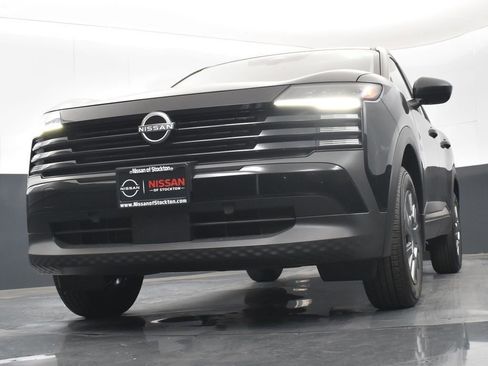 Used 2025 Nissan Kicks S image 35