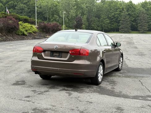 Used 2011 Volkswagen Jetta SE FWD image 5
