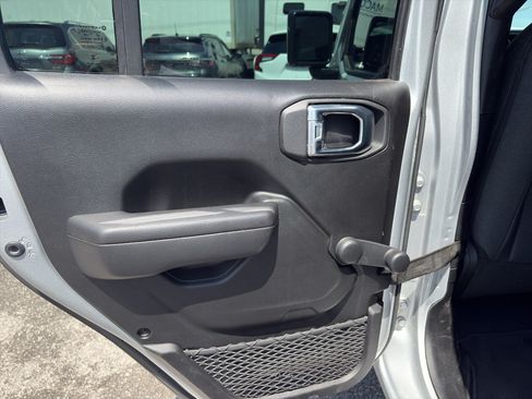 Used 2024 Jeep Wrangler Unlimited Sport AWD/4WD image 25