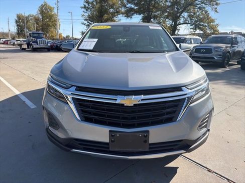 Used 2023 Chevrolet Equinox LT image 3