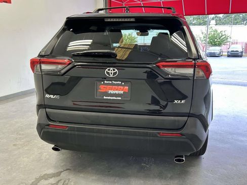 Used 2022 Toyota RAV4 XLE Premium FWD image 4