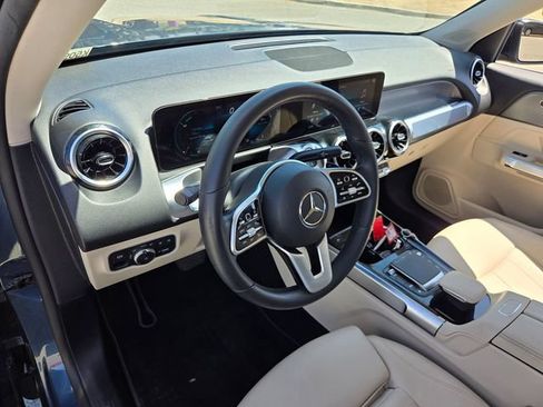 Used 2022 Mercedes-Benz GLB 250 image 9