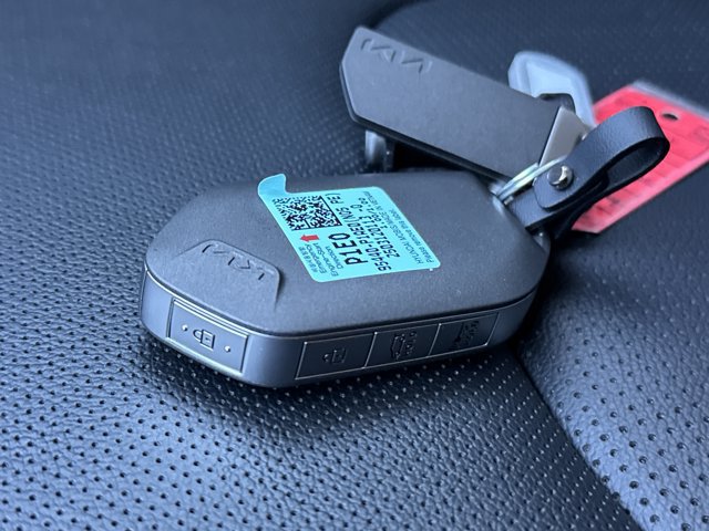 Used 2026 Kia Sportage EX FWD image 36