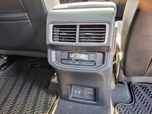 Used 2026 Volkswagen Atlas SE FWD image 32
