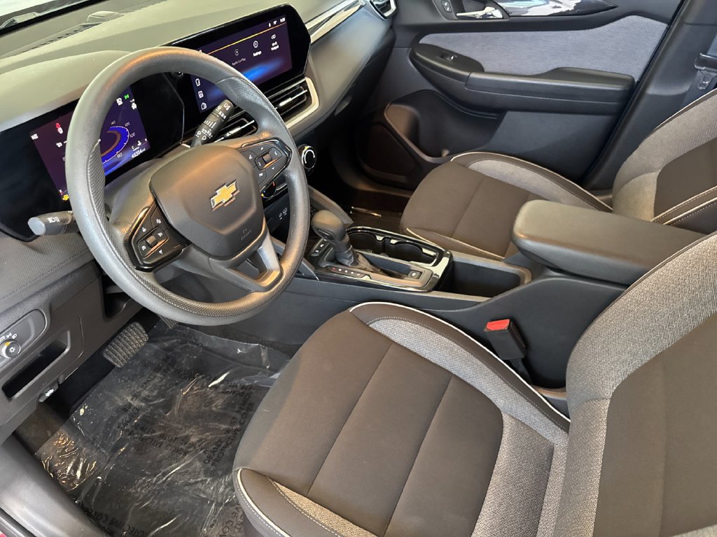 Used 2025 Chevrolet TrailBlazer LT FWD image 9