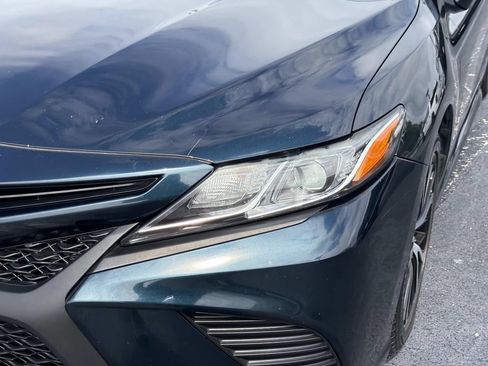 Used 2018 Toyota Camry SE w/ Convenience Package FWD image 11