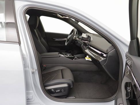 New 2025 BMW i5 M60 w/ Premium Package image 20