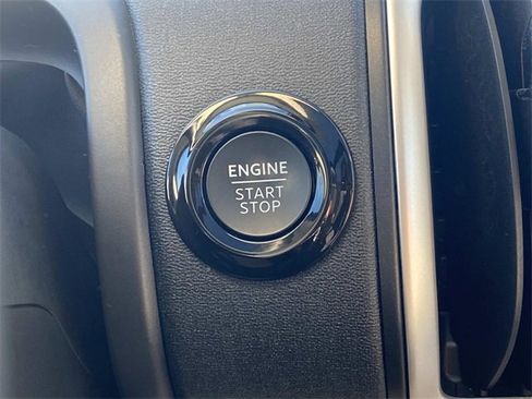 Used 2025 Ford Expedition Max Active image 32