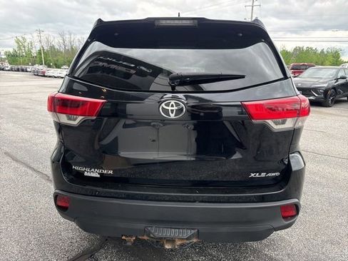 Used 2019 Toyota Highlander XLE AWD/4WD image 5