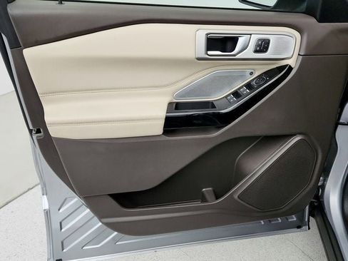 Used 2021 Ford Explorer Platinum w/ Equipment Group 601A image 11