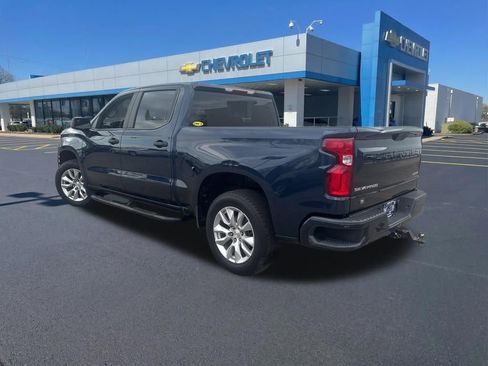 Used 2021 Chevrolet Silverado 1500 Custom image 3