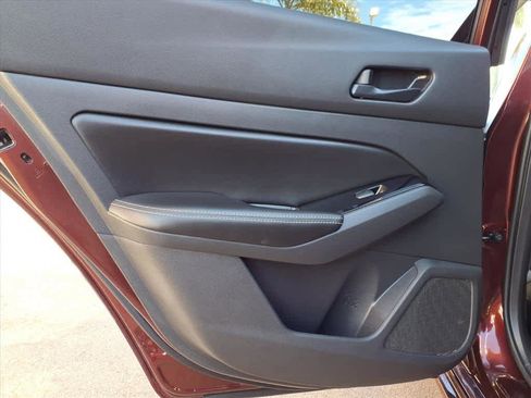 Used 2023 Nissan Altima 2.5 SV w/ SV Premium Package image 18