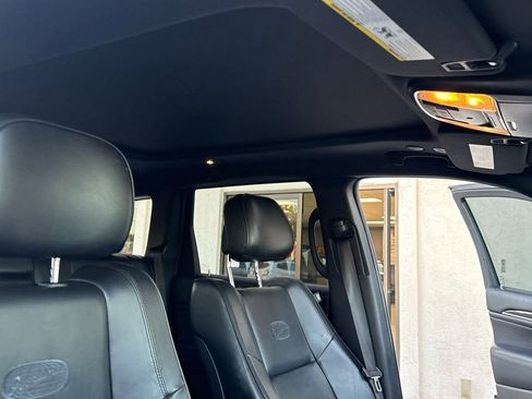 Used 2018 Jeep Grand Cherokee Overland AWD/4WD image 23