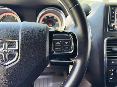 Used 2018 Dodge Grand Caravan SE FWD image 12