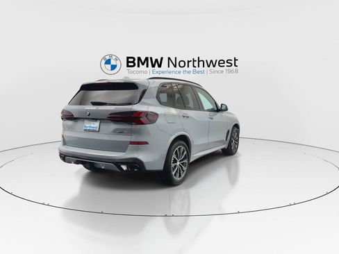 New 2026 BMW X5 xDrive40i w/ M Sport Package AWD/4WD image 3