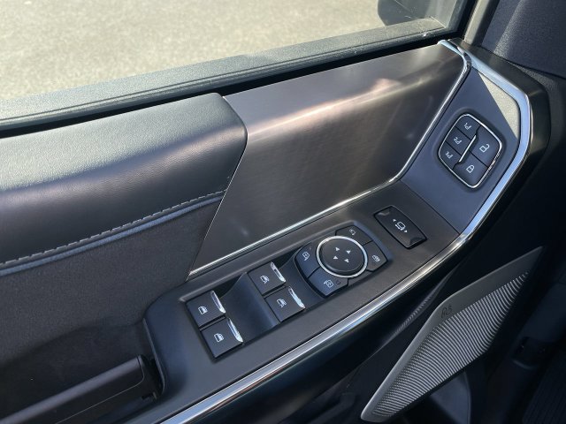 Used 2026 Ford F450 Platinum w/ FX4 Off-Road Package AWD/4WD image 13