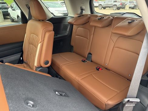 New 2026 Nissan Pathfinder Platinum AWD/4WD image 45