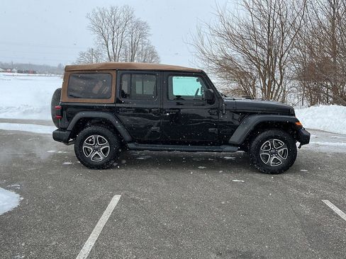 Used 2020 Jeep Wrangler Unlimited Sport image 7