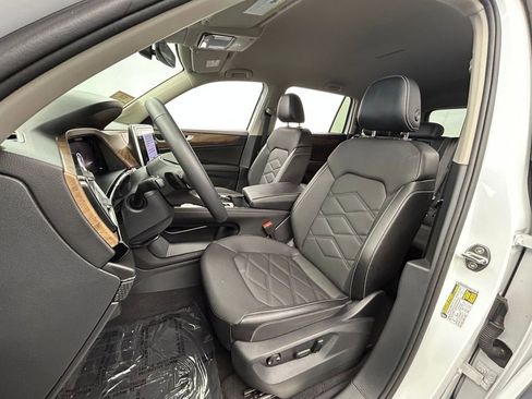 Used 2024 Volkswagen Atlas SE FWD image 10