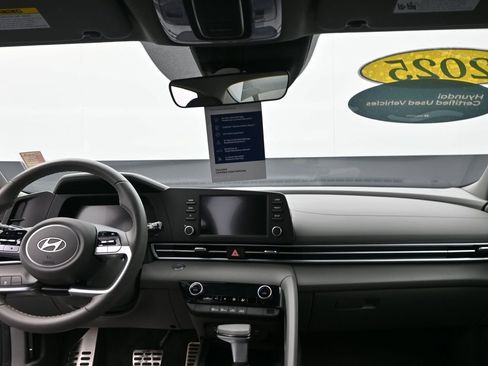 Certified 2025 Hyundai Elantra Sport image 27