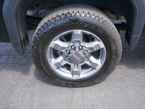 Certified 2025 GMC Sierra 2500 SLT w/ SLT Convenience Package AWD/4WD image 8