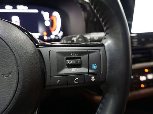 Used 2023 Nissan Pathfinder Platinum image 9