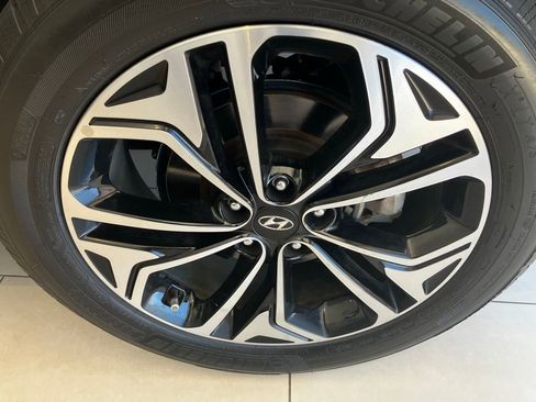 Used 2019 Hyundai Santa Fe Limited FWD image 3