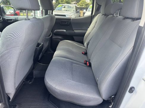 Used 2019 Toyota Tacoma SR5 AWD/4WD image 10