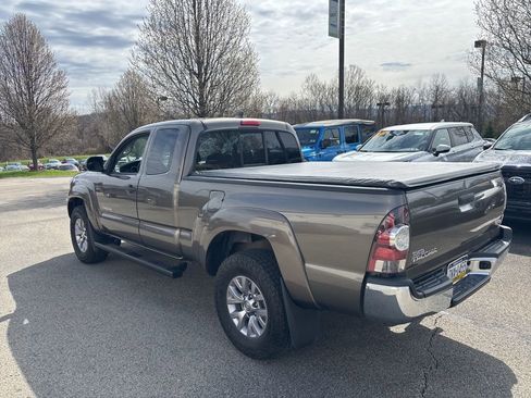 Used 2012 Toyota Tacoma 4x4 Access Cab w/ SR5 Pkg image 5