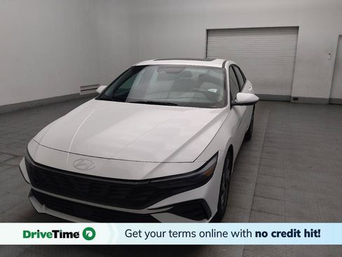 Used 2025 Hyundai Elantra SEL FWD image 1